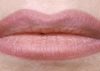 besonders kräftige Lippenzeichnung